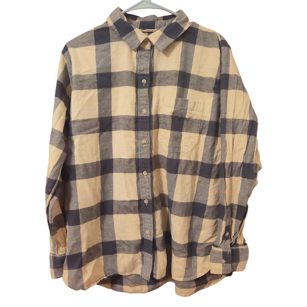 American Eagle Outfitters Beige and Black Flannel Shirt( 3 For $20 Item)